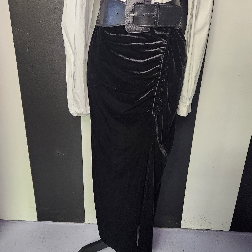 Black Maxi Skirt Velvet - Picture 3 of 6